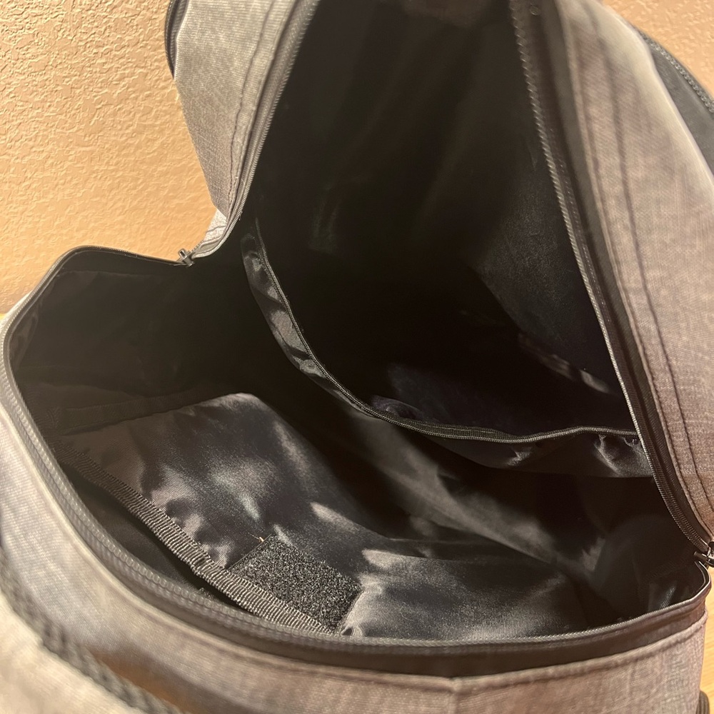 Gray 2POOD Backpack - Picture 5 of 7